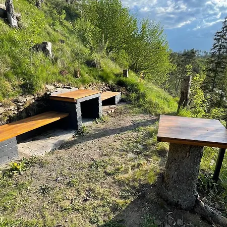Hrach A Lusk シャレー Pňovany